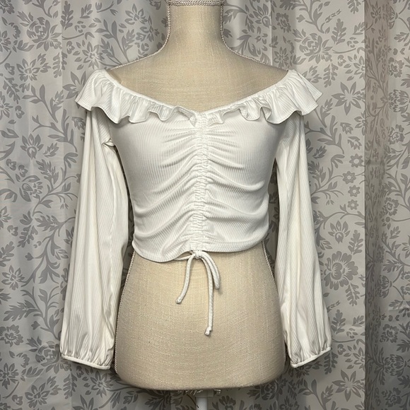 Off the Shoulder Crop Too - Picture 1 of 3